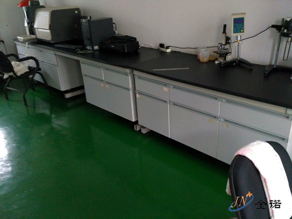 钢木实验室边台